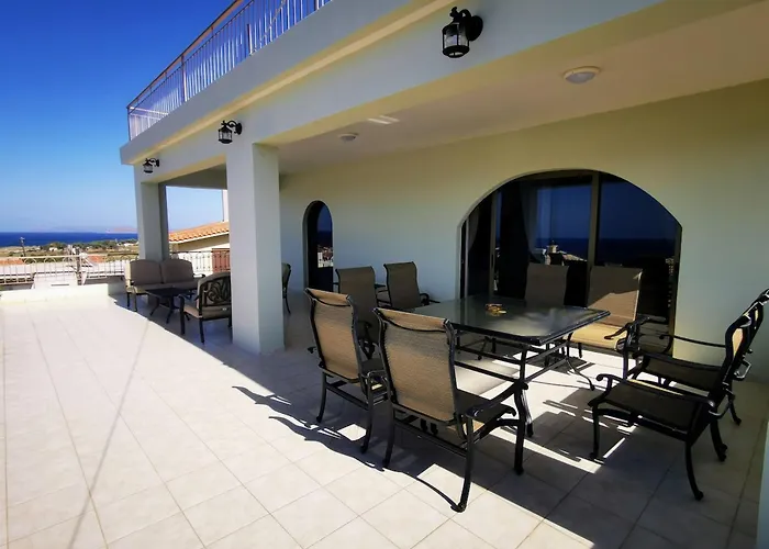 Daire Douranakis House Seaview